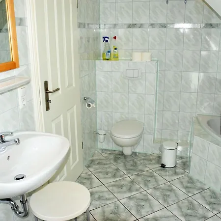 Karolas Landhus Unterm Reetdach * Neu Reddevitz