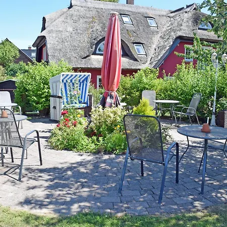 Karolas Landhus Unterm Reetdach * Neu Reddevitz