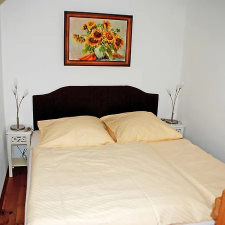 Karolas Landhus Unterm Reetdach * Neu Reddevitz